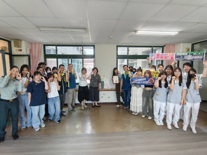 「温柔革命:用情翻轉校園壓力」 校園安心角落-「繪」撒精彩校園生活活動圖片